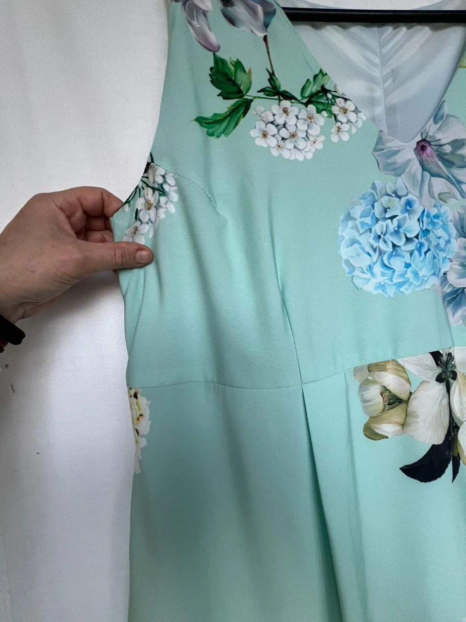 Mouwloze jurk met hortensia-print – photo 6